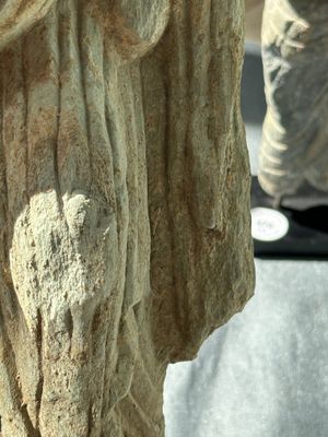Two Gandhara grey schist torsos of Buddha and a tiger sculpture, 1st/3rd C. — foto 15