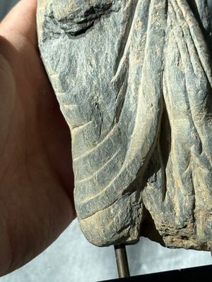 Two Gandhara grey schist torsos of Buddha and a tiger sculpture, 1st/3rd C. — foto 33