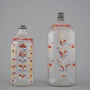 Two German painted glass flasks, 18th C. — 照片 2