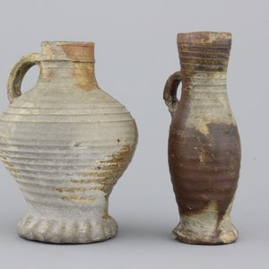 Two German stoneware vessels, 15/16th C. — 照片 1