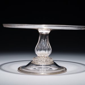 Two glass tazza's on low foot and one taller model, England, 17/19th C. — 照片 8
