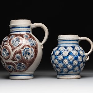 Two globular Westerwald stoneware jugs, Germany, 17/18th C. — photo 1