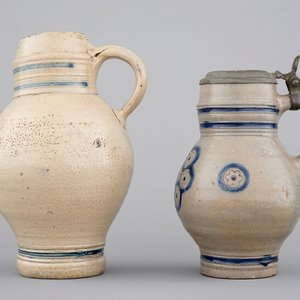Two globular Westerwald stoneware jugs in blue and incised, one with pewter lid, 17th C. — photo 1