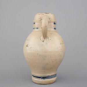 Two globular Westerwald stoneware jugs in blue and incised, one with pewter lid, 17th C. — photo 12