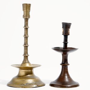 Two gothic bronze candlesticks, Low Countries, 15/16th C. — 照片 4