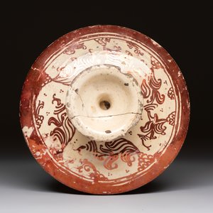 Two Hispano-Moresque lustre-glazed plates, a bowl and a tazza, Spain, 17/18th C. — photo 3