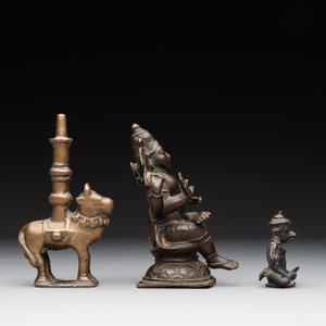 Two Indian bronze figures of Nandi and Shiva, and a South Asian bronze Garuda, 17th C. and later — photo 5