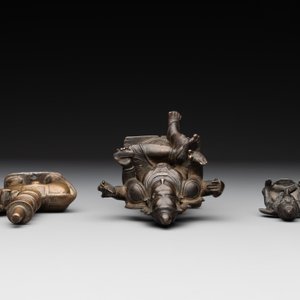 Two Indian bronze figures of Nandi and Shiva, and a South Asian bronze Garuda, 17th C. and later — photo 6