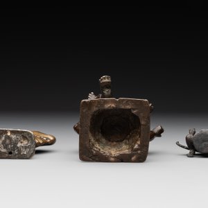 Two Indian bronze figures of Nandi and Shiva, and a South Asian bronze Garuda, 17th C. and later — photo 7
