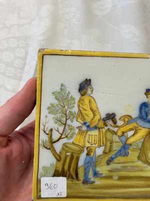 Two Italian maiolica ‘pastoral’ plaques, one dated 1745, Castelli, 18th C. — photo 2