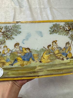 Two Italian maiolica ‘pastoral’ plaques, one dated 1745, Castelli, 18th C. — photo 21