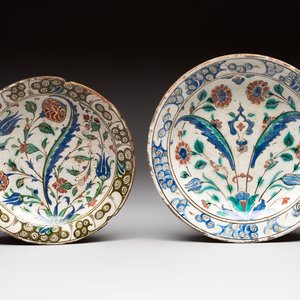 Two Iznik 'saz leaf' pottery dishes, Turkey, 16th C. — foto 1