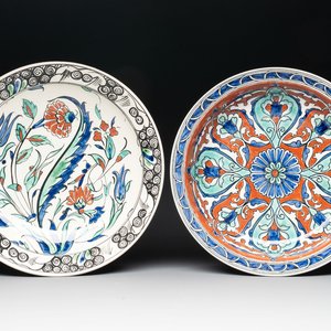 Two Iznik style dishes, Boch Frères Keramis and Nimy, 1st half 20th C. — foto 1