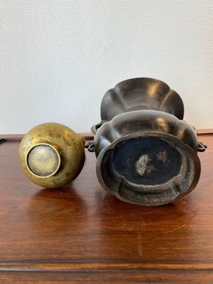 Two Japanese bronze vases, Edo/Meiji, 17/19th C. — 照片 4