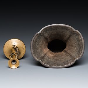Two Japanese bronze vases, Edo/Meiji, 17/19th C. — 照片 6
