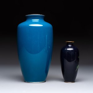 Two Japanese cloisonné vases with floral design, leaf mark and Tamura 田村 mark, Meiji/Shōwa, 19/20th C. — photo 4