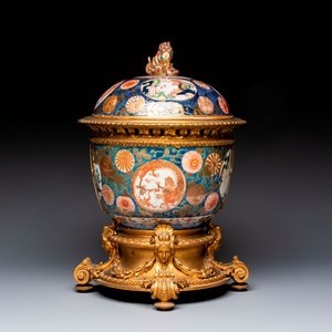 Two Japanese Imari covered bowls, one mounted in silver and wood and the other with gilt-bronze mounts, Meiji, 19th C. — photo 4