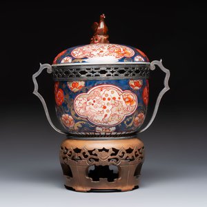 Two Japanese Imari covered bowls, one mounted in silver and wood and the other with gilt-bronze mounts, Meiji, 19th C. — photo 10