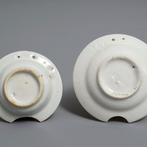 Two Japanese Imari miniature shaving bowls, Edo, 18th C. — 照片 2