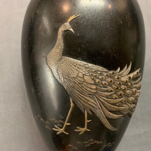 Two Japanese inlaid bronze vases and a bamboo 'eagle' ikebana, Japan, Meiji, 19/20th C. — 照片 24