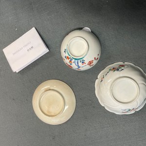 Two Japanese Kakiemon-style bowls and a dish, Edo — photo 18