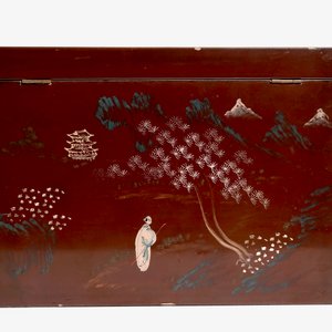 Two Japanese lacquer and mother of pearl boxes and a teapot, Meiji, 19/20th C. — photo 14