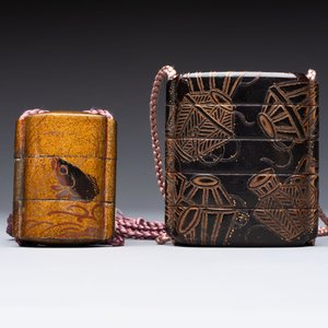 Two Japanese lacquer inro, a pipe and seven netsuke, some signed, Edo/Meiji, 18/19th C. — 照片 16