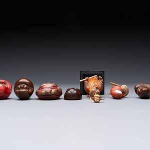 Two Japanese lacquer inro, a pipe and seven netsuke, some signed, Edo/Meiji, 18/19th C. — 照片 6