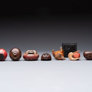 Two Japanese lacquer inro, a pipe and seven netsuke, some signed, Edo/Meiji, 18/19th C. — 照片 7