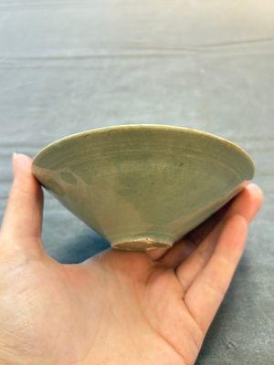Two Korean celadon bowls with incised floral design, probably Goryeo/Joseon, 14/15th C. — 照片 2