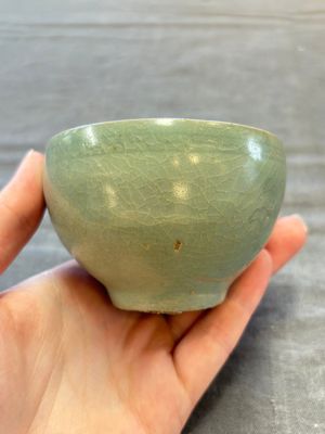Two Korean celadon bowls with incised floral design, probably Goryeo/Joseon, 14/15th C. — 照片 8