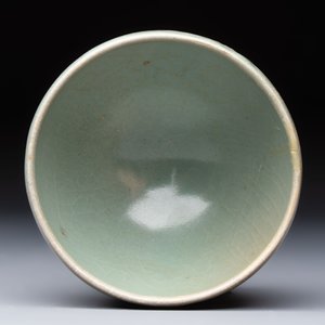 Two Korean celadon bowls with incised floral design, probably Goryeo/Joseon, 14/15th C. — 照片 12