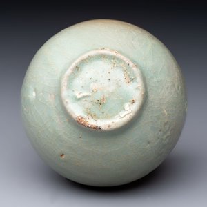 Two Korean celadon bowls with incised floral design, probably Goryeo/Joseon, 14/15th C. — 照片 13