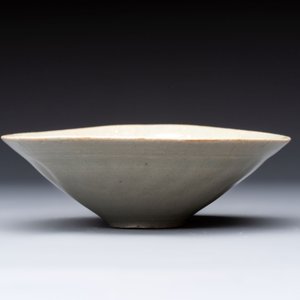 Two Korean celadon bowls with incised floral design, probably Goryeo/Joseon, 14/15th C. — 照片 2