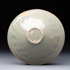 Two Korean celadon bowls with incised floral design, probably Goryeo/Joseon, 14/15th C. — 照片 7