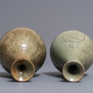 Two Korean celadon-glazed bottle vases, Goryeo and Joseon — 照片 6