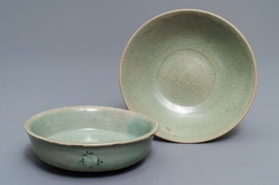 Two Korean celadon porcelain bowls, Goryeo/Joseon, 14/15th C.