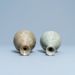 Two Korean celadon vases, probably Goryeo/Joseon, 14/15th C. — photo 5