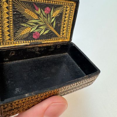Two lacquered rectangular snuff boxes, Qajar and Ottoman Empire, 19th C. — 照片 30