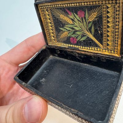 Two lacquered rectangular snuff boxes, Qajar and Ottoman Empire, 19th C. — 照片 32