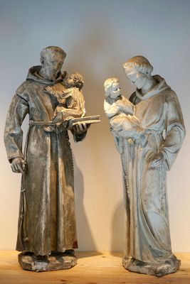 Two large 130 cm plaster casts of Saint-Anthony, 19/20th C., Bruges