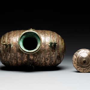 Two large Chinese archaistic bronze rhino- and melon-form vessels, 20th C. — foto 13