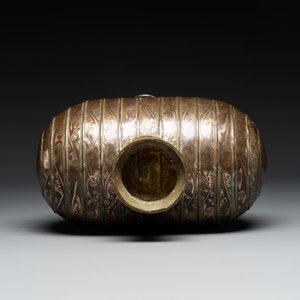 Two large Chinese archaistic bronze rhino- and melon-form vessels, 20th C. — foto 14