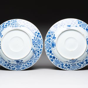 Two large Chinese blue and white 'Meng De Xian Dao 孟德獻刀' dishes, Kangxi — 照片 2