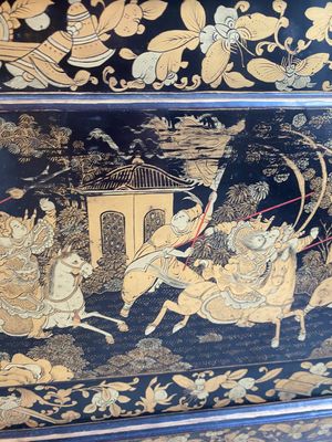 Two large Chinese Canton black and gilt-lacquered panels, 19th C. — 照片 11