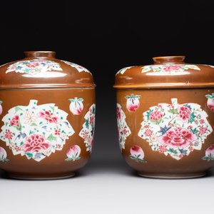Two large Chinese famille rose capucin-ground covered bowls, Qianlong — photo 3
