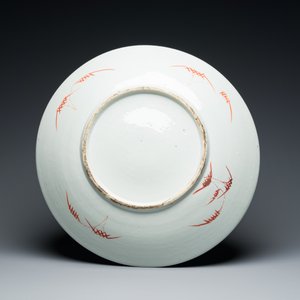 Two large Chinese famille rose dishes, one with a Qianlong mark, 19th C. — 照片 3