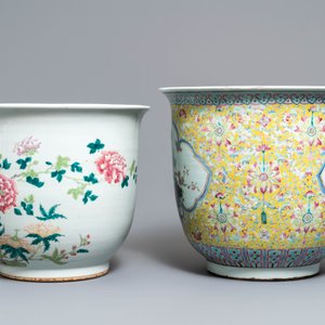 Two large Chinese famille rose jardinières, 19th C. — 照片 4