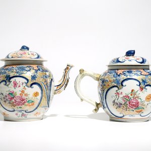 Two large Chinese famille rose teapots and covers, Qianlong — photo 4