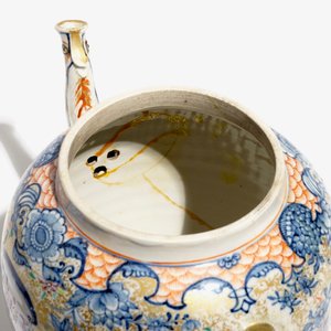 Two large Chinese famille rose teapots and covers, Qianlong — photo 9